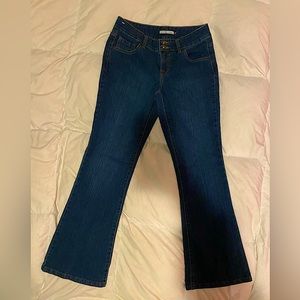 Blue wash, boot cut, vintage jeans